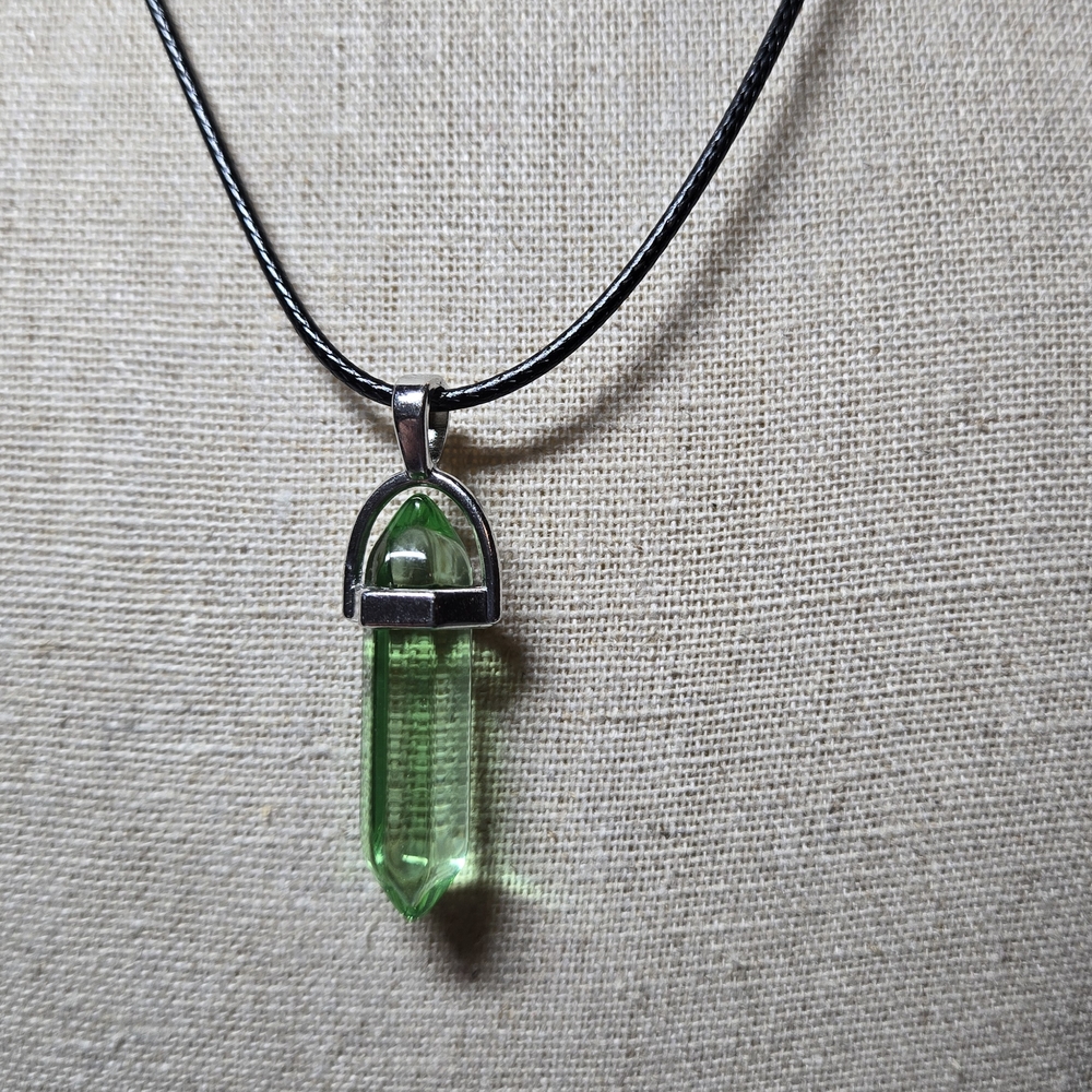 Elegant Green Pendant Necklace